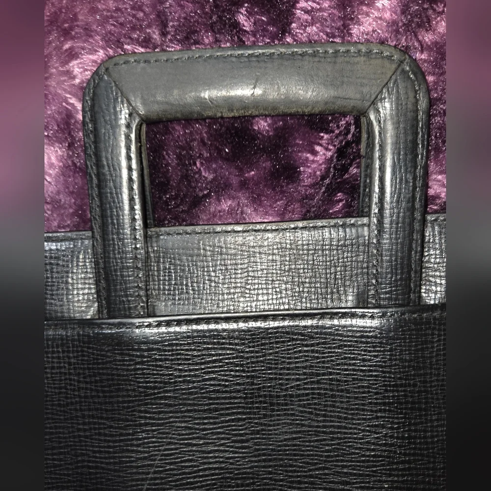 Burberrys Vintage Black Leather Zip Top Briefcase Business Bag (Unisex)